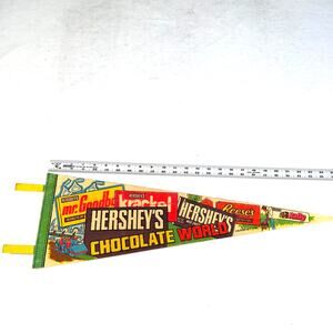 Hershey's Chocolate World PA VINTAGE Felt Pennant Medium ~ 25" L Reese's Krackel